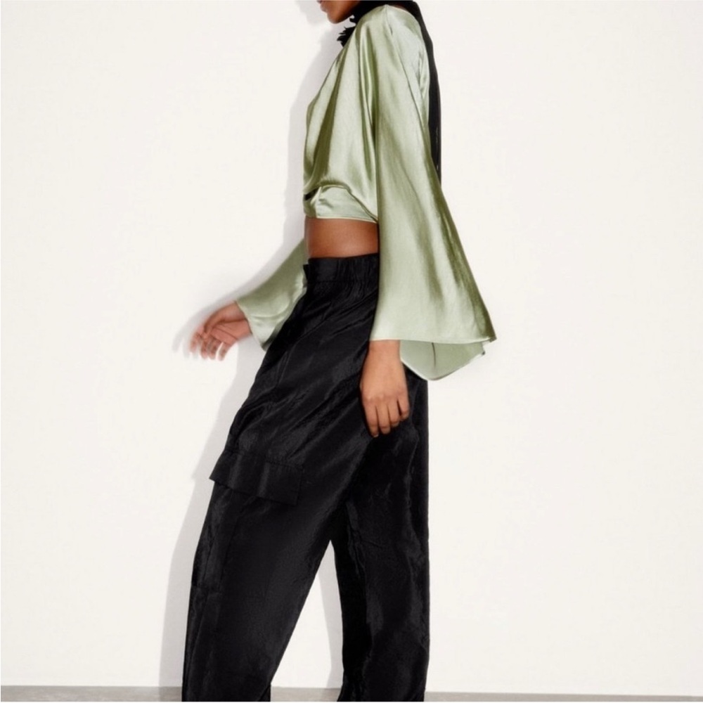 ZARA | NEW Sage Green Twist Front Cropped Bell Sleeve Top Women’s Size Large - Picture 2 of 12